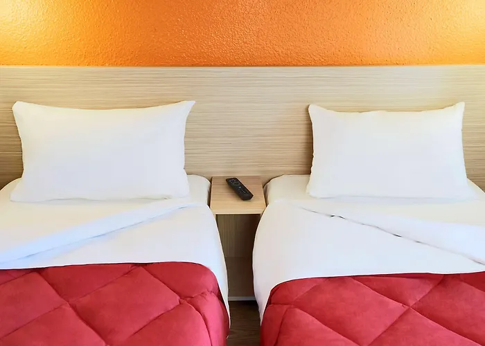 Premiere Classe Toulouse Sud - *