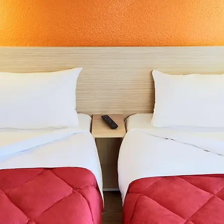 Premiere Classe Toulouse Sud - *